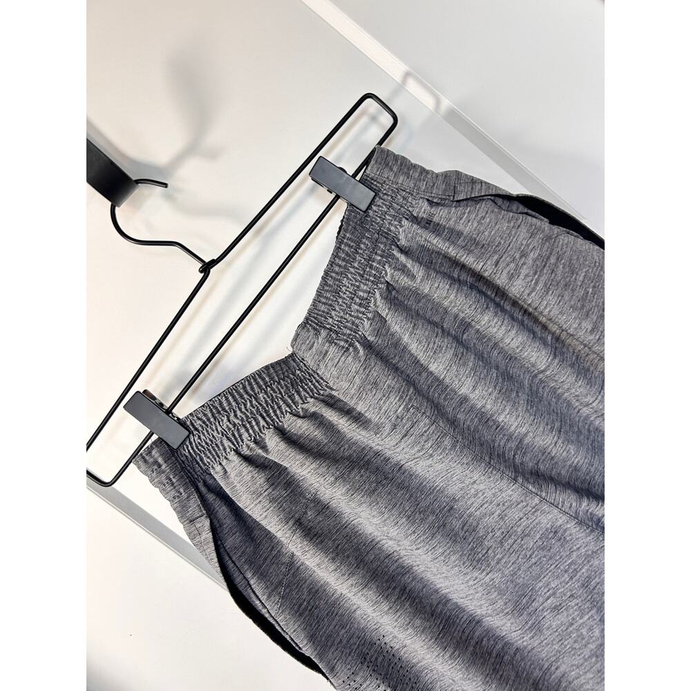Adidas Men's Vented Athletic Pull-On Shorts 9" Inseam Running Grey Size Medium - Picture 9 of 14